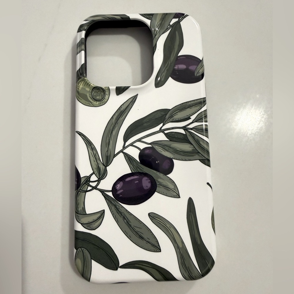 Iphone 15 pro Olive Tree Case